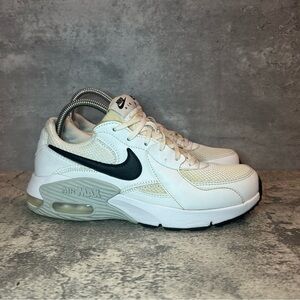 Nike Air Max 90 Running Shoes Womens sz 8.5 - white